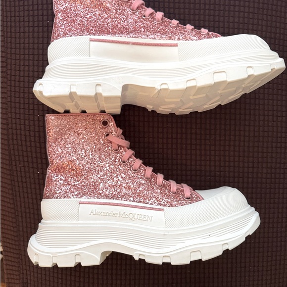 Alexander McQueen Tread Slick Sneaker Barbie Pink Metallic Glitter  37 6.5 - Picture 12 of 15